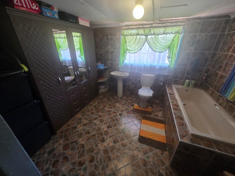 2 Bedroom Property for Sale in Roodepan Northern Cape